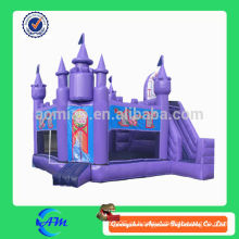 Roxo, castelo, forma, inflável, bouncy, castelo